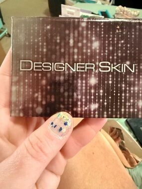 Designer Skin 4 eye shadow 1 Applicator.  Shimmer!